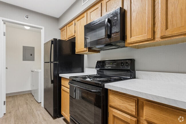 2BR, 2BA - 1,000SF - Kitchen