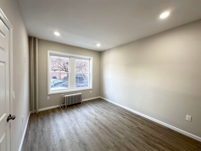 Photo - 160 Vroom St