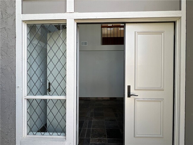 Photo - 8 Valley View