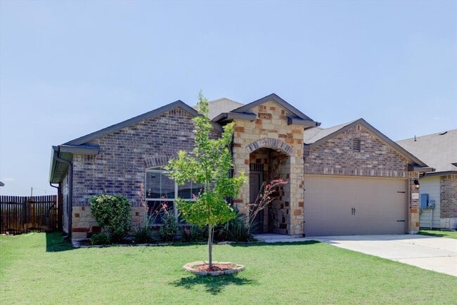 Building Photo - 403 Kyra Ln