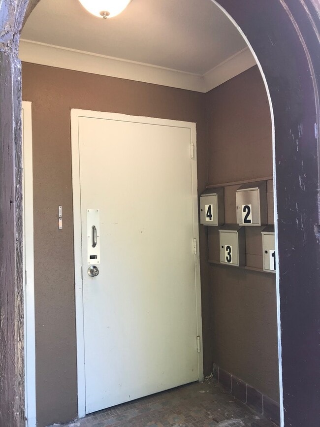 Photo - 3736 N 2nd St Unit 3736-3 - UPPER/FRONT