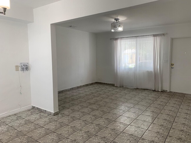 Photo - 2131 Arthur St
