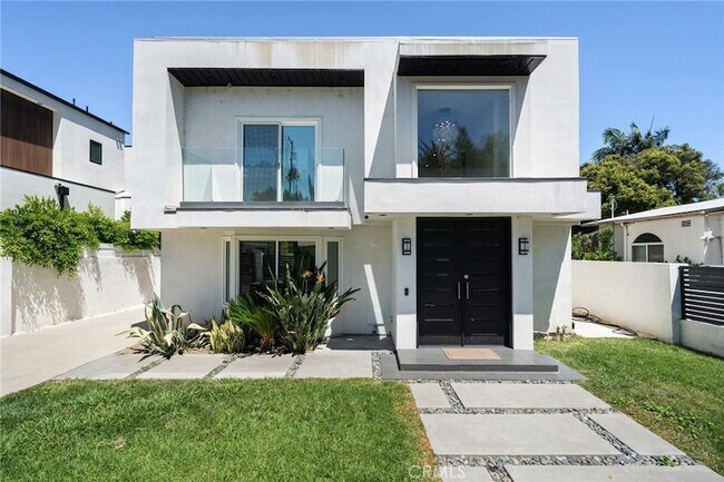 Photo - 4630 Cedros Ave