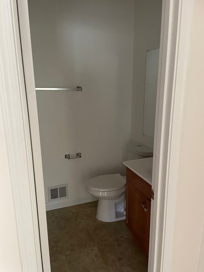Photo - 338 Nansemond St SE