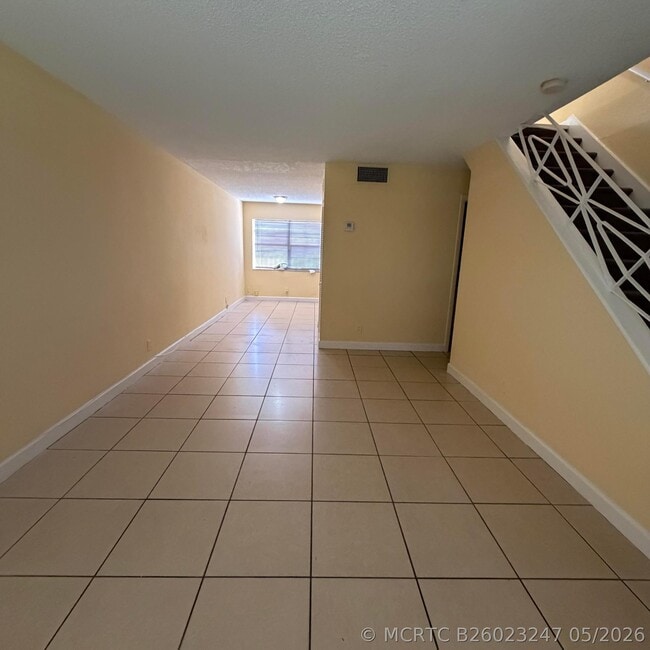 Photo - 4700 NW 9th Ct