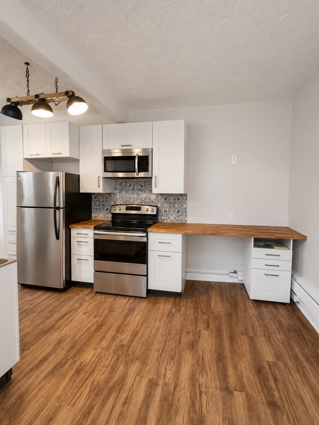 Building Photo - 35-35 Ontario St Unit 33 - 3