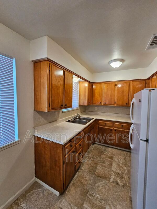 Photo - 1255 Williams Way