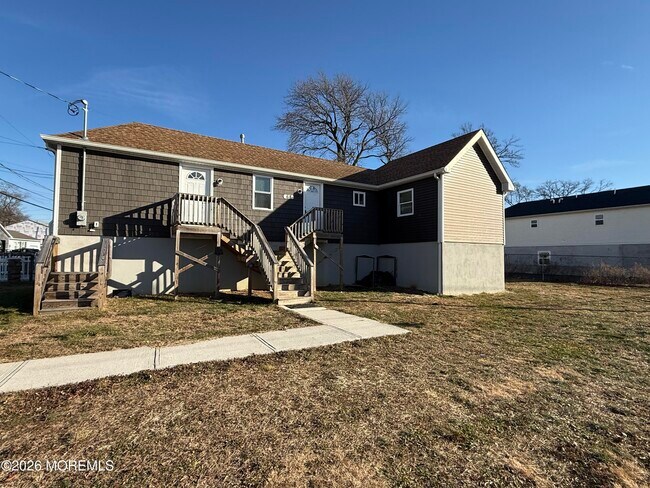 Photo - 68 Seeley Ave