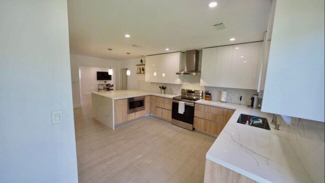 Photo - 871 NE 27th Ave