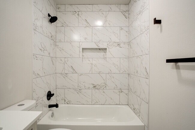 Photo - Charming 2-bedroom full of modern updates