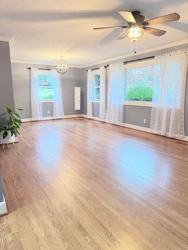 Photo - Beautiful brick, ranch home in the Enka Sc...