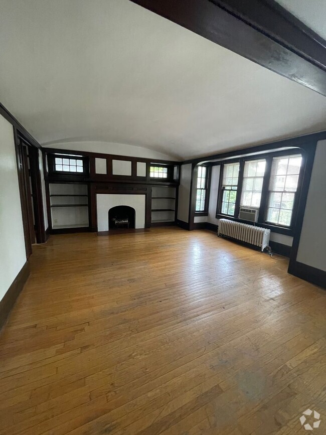 Building Photo - 2934 -36 N Farwell Ave Unit 2934 N Farwell Avenue Rental
