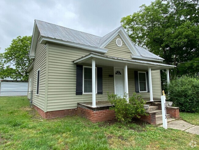 Building Photo - 2 Bedroom/1Bath Home Located  in Burlingto...