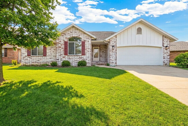 Building Photo - 647 S Meteor Ave