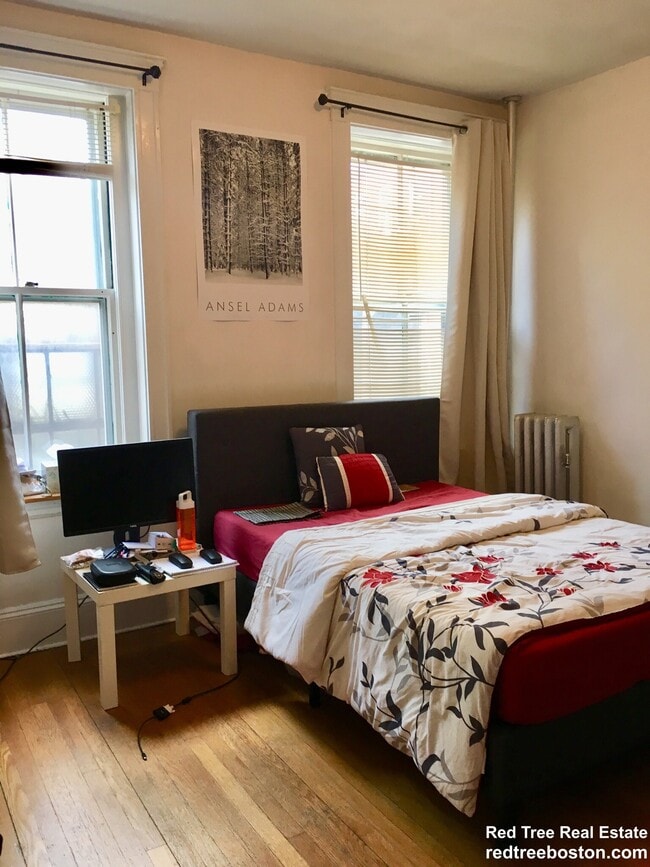 Photo - 1722 Beacon St