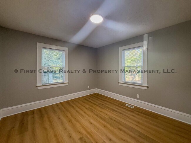 Photo - 1108 Henderson Ave