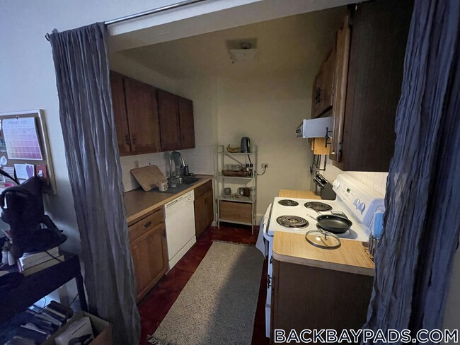 Photo - 379 Commonwealth Ave Unit 3