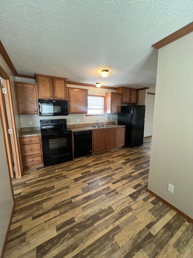 Photo - 143 Smokey Hill River Ct