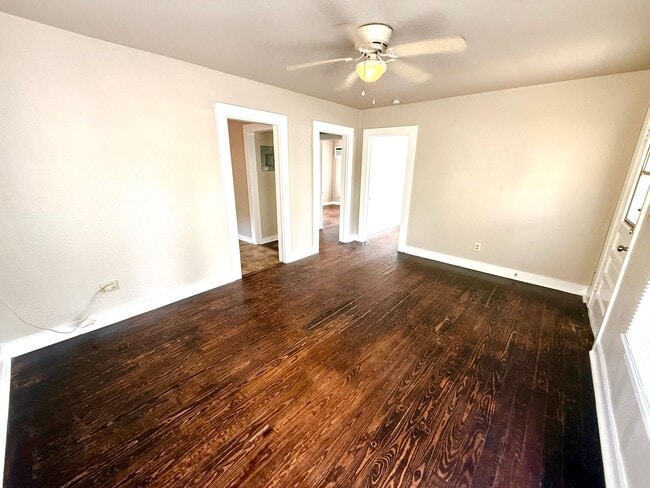 Photo - 515 Lincolnshire Dr