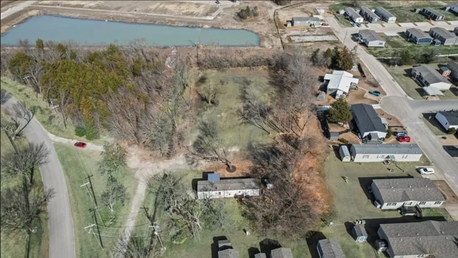 Photo - 393 Knollwood Rd
