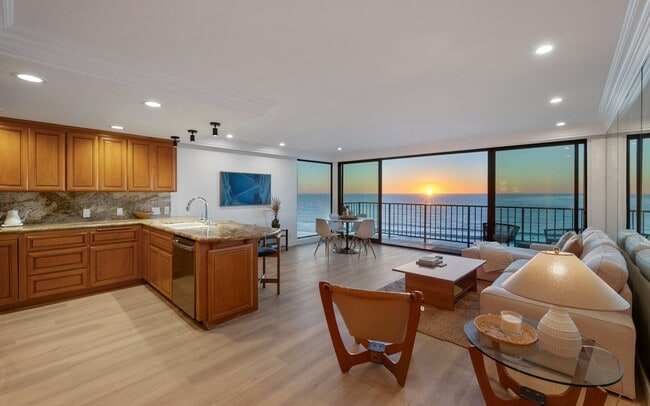 Photo - 721 Esplanade Unit 301