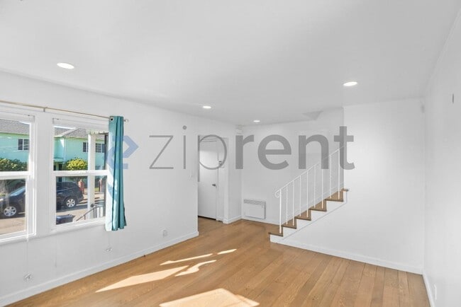 Photo - 5914 Mauritania Ave