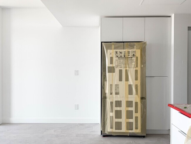 Photo - 901-901 Lougheed Hwy.