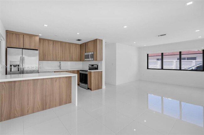Photo - 3200 SW 24th Ter Apartment
