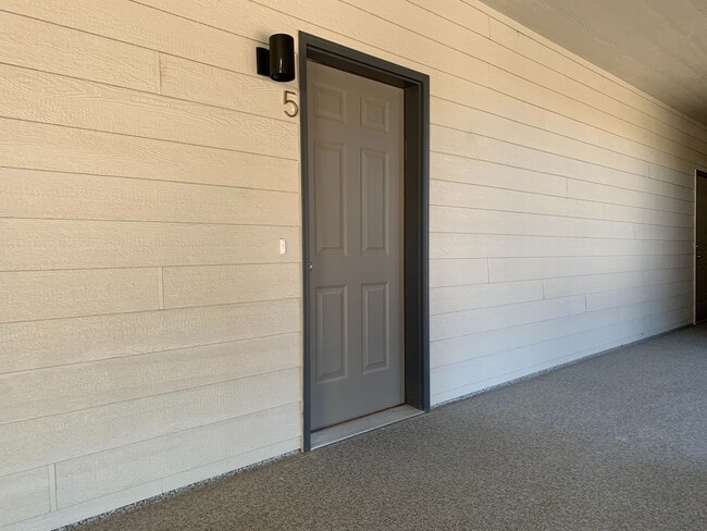 Photo - Fantastic Condo on Windsor Lake Unit 5