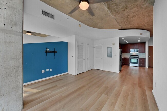 Photo - 5925 Almeda Rd Unit 10909