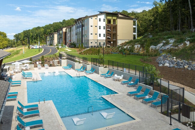 Pool - Canopy Park Apartments