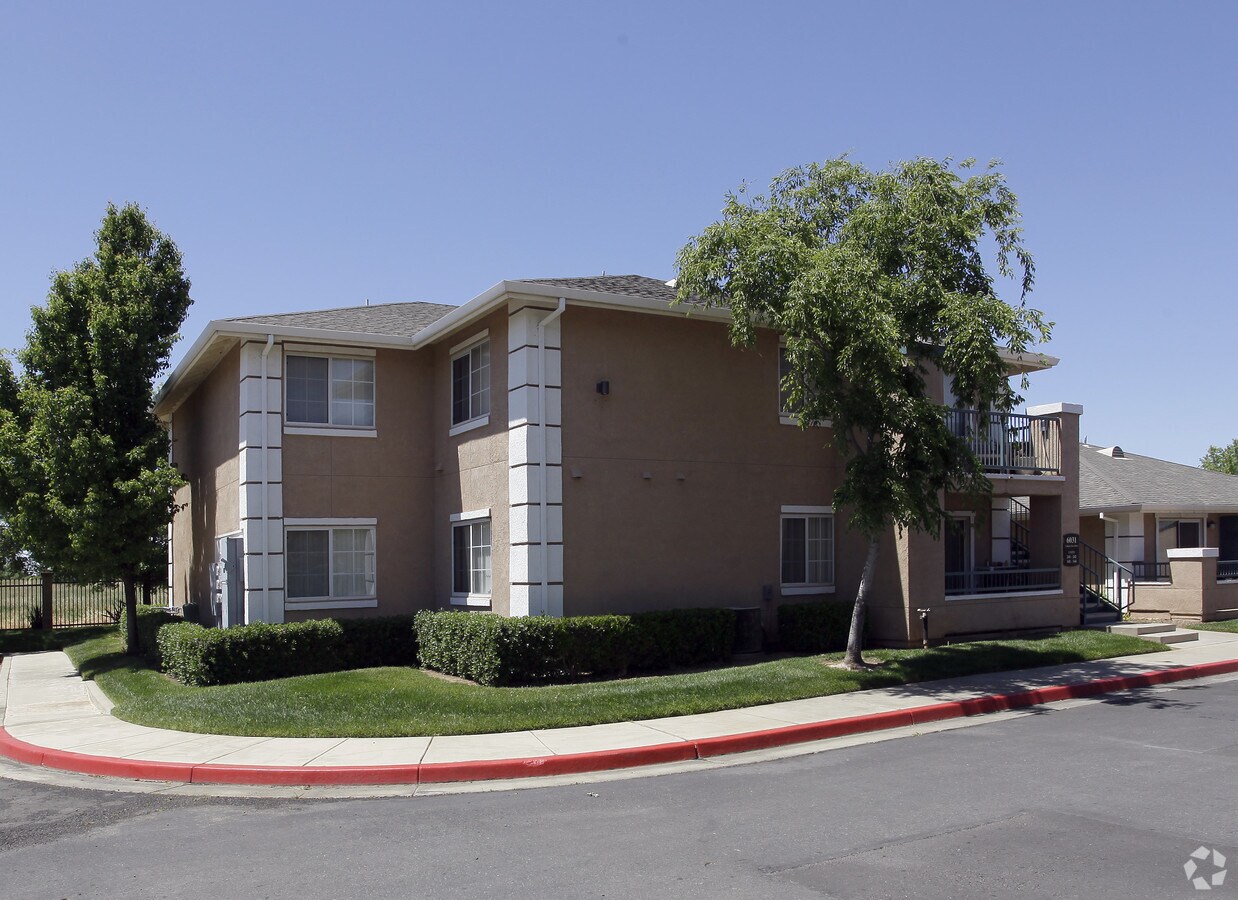 East Linda Gardens Apartments - East Linda Gardens Apartments