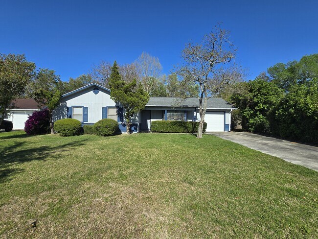 Photo - 425 Sunnyside Dr