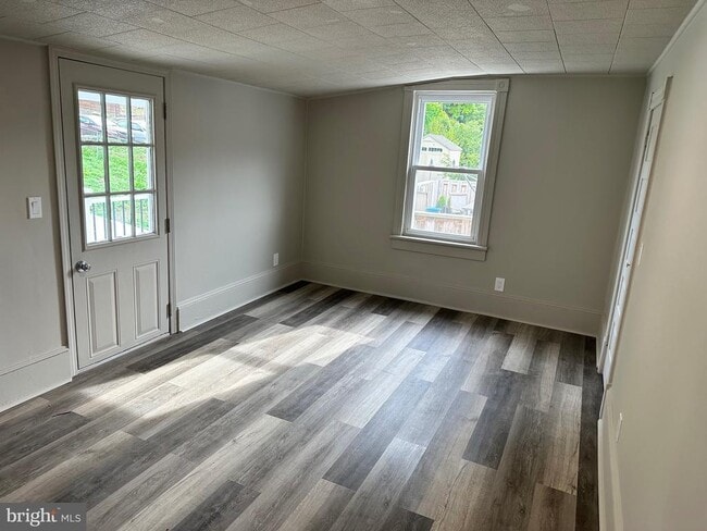 Photo - 113 N Coal St