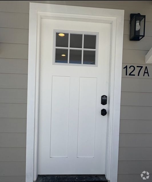 Building Photo - 127 W Valencia Dr Rental