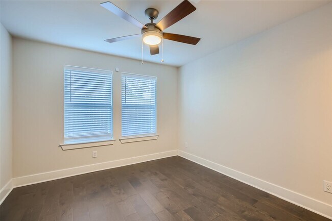 Photo - Stunning Multi level townhome in Mahncke Park for rent