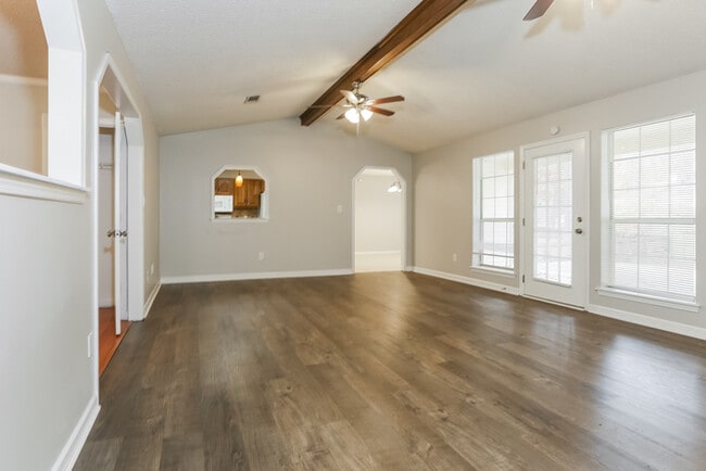 Photo - 210 Dogwood Pl Dr