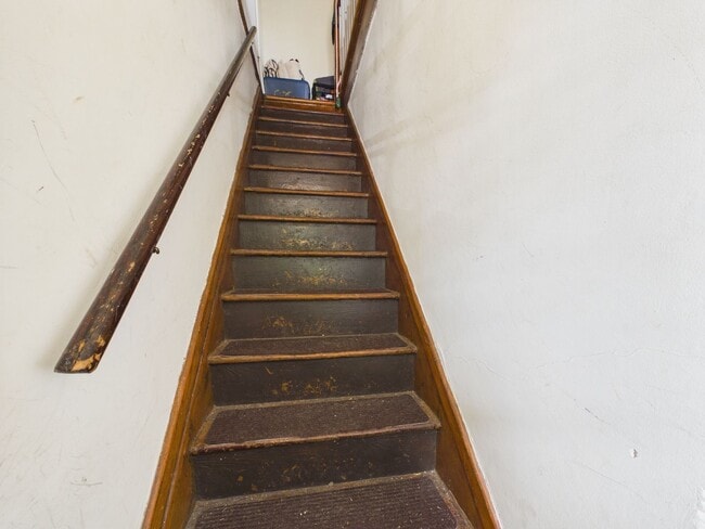 Photo - 1912 Parkwood Ave Unit Apartment 2