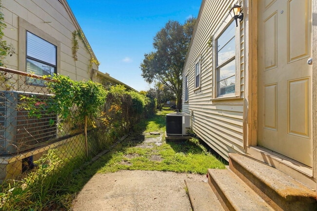 Photo - 729 13th Ave N