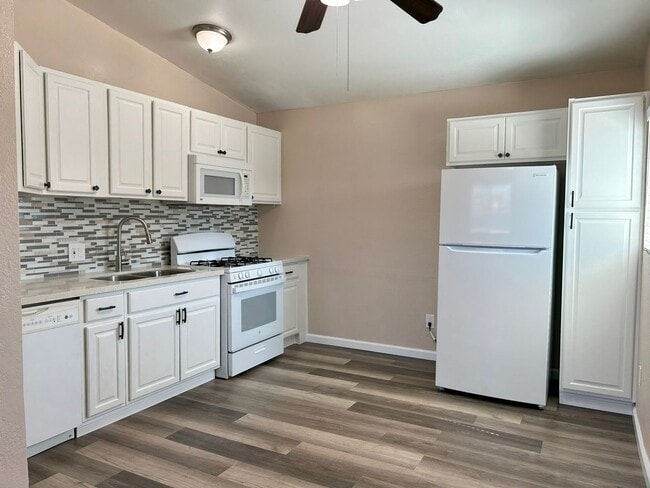 Photo - Please contact VAUGHN REALTY to set up an ...