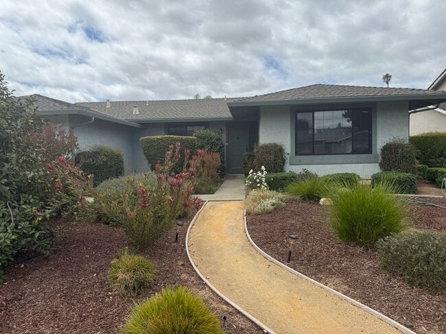 Photo - 515 La Baree Dr