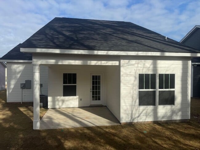 Photo - 210 Lenox Cir