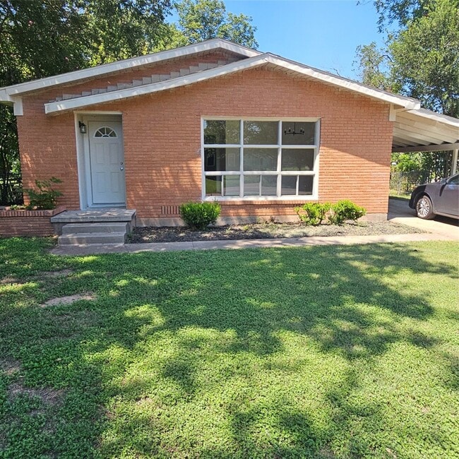Building Photo - 520 Faulkner Ln Rental