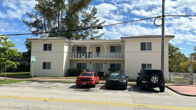 Photo - 7115 Rue Granville Unit #C