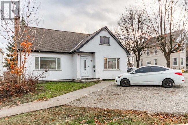 Photo - 261 Barrie Rd