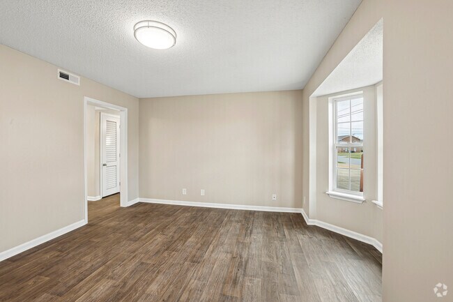 2BR, 1BA - 838SF - Living Room