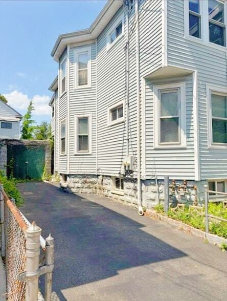 23 Parkdale St