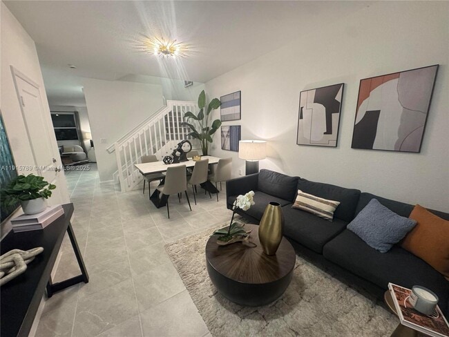 Building Photo - 2738 SE 24th Terrace