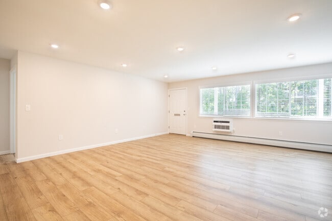 1 BR, 1 BA - 864 SQFT