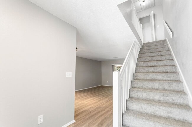 Photo - 2bedroom 1.5 Bath Town home ** January Ren...